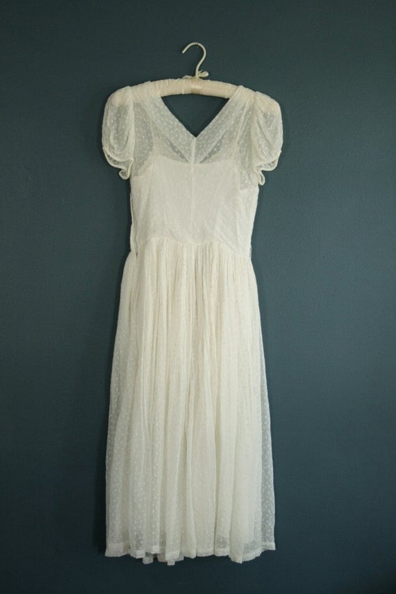 vintage 1940s wedding dress// 40s white dress