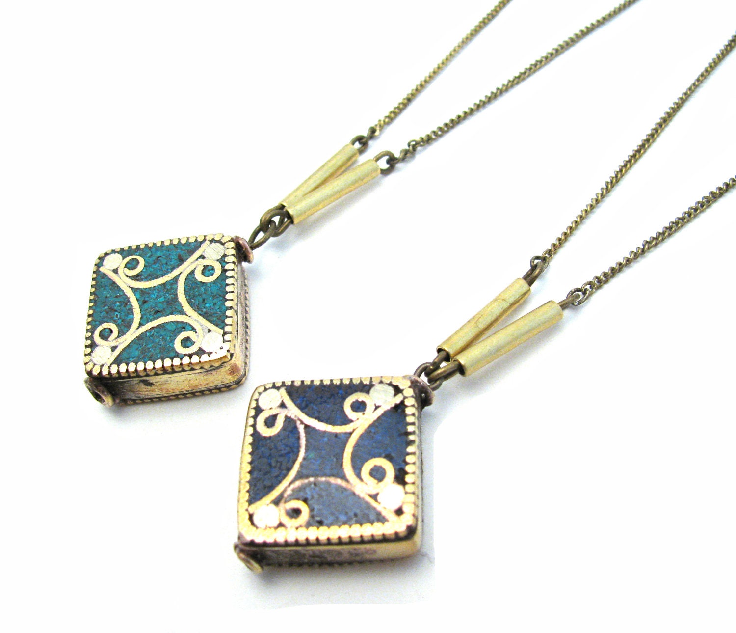 Sora -- lapis or turquoise pendant necklace from Nepal