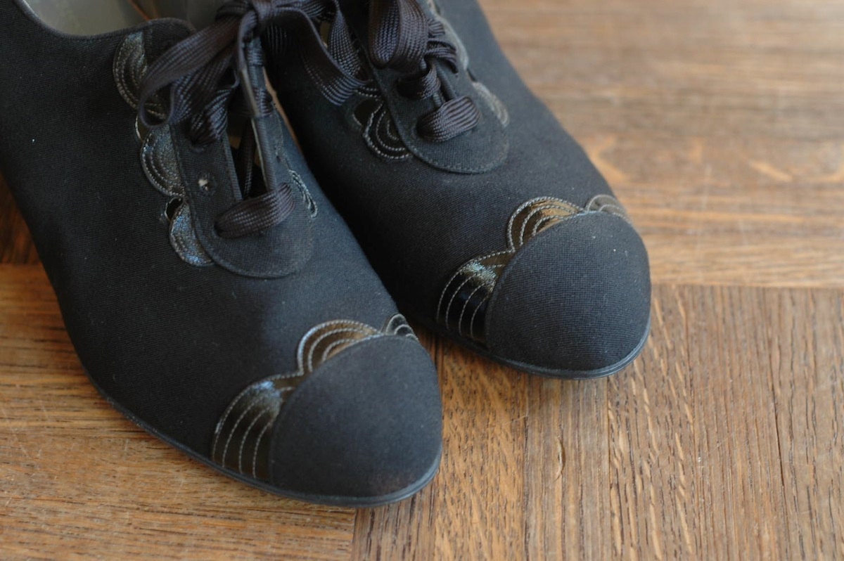 vintage NOS 1930s shoes / 30s black art deco oxfords / size 5.5