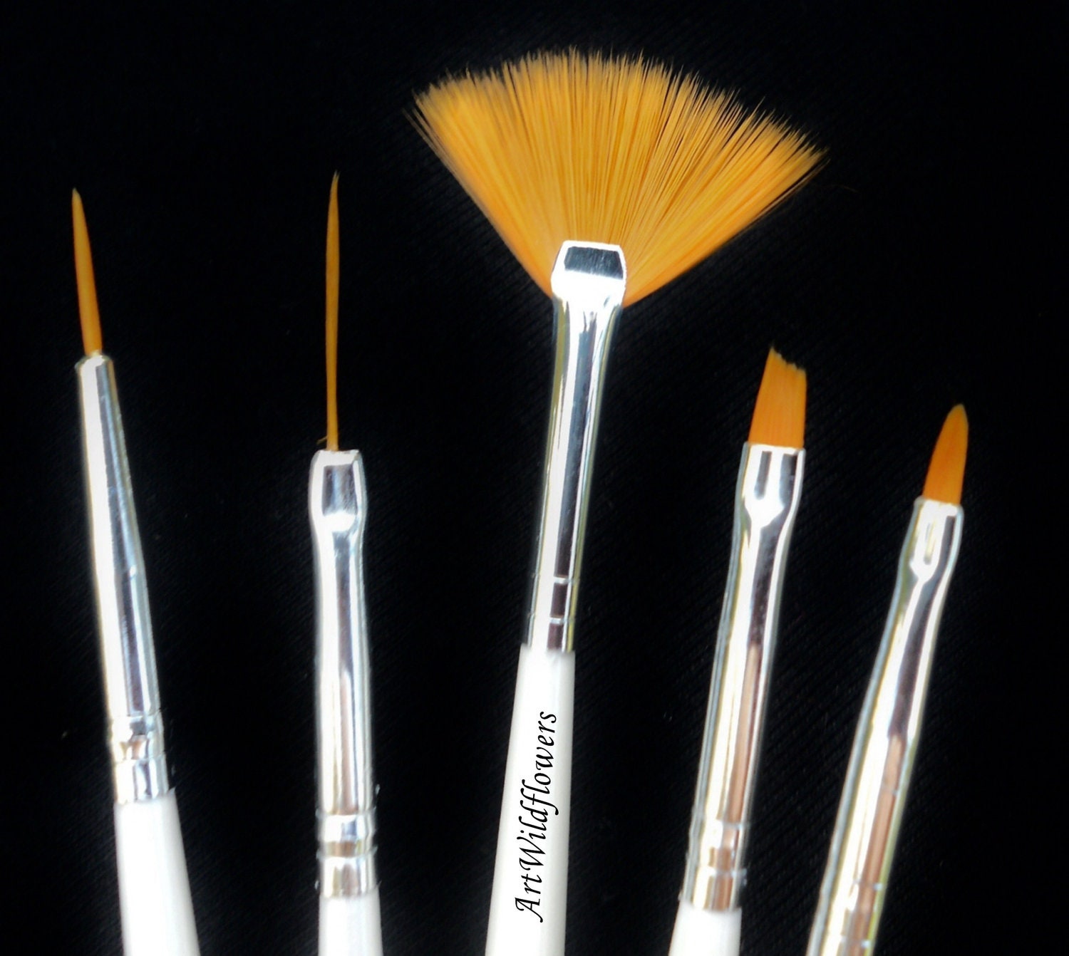 Nail Art - 5 Nail Brushes - Golden Taklon Brushes