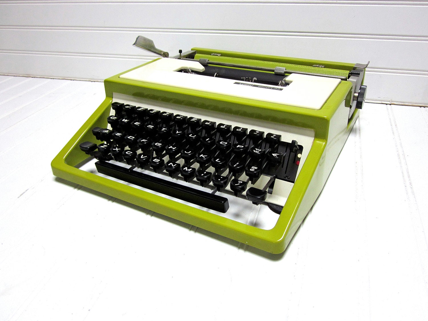 Vintage Typewriter Lime Green Olivetti Underwood 315 Ward Escort 33 Manual Typewriter