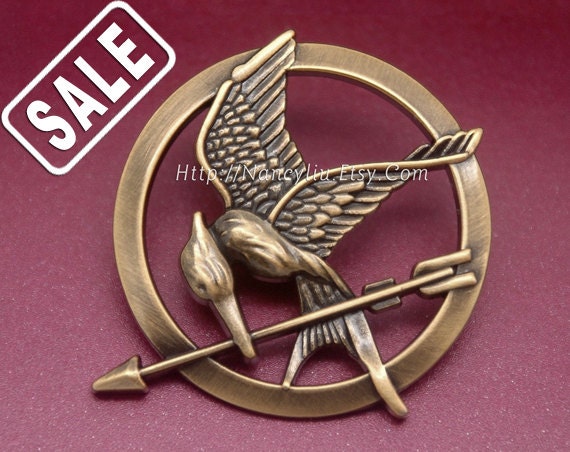 The Hunger Games Brooch, Inspired Mockingjay Brooch With Arrow in Antique Golden, Hot Sale --55B101