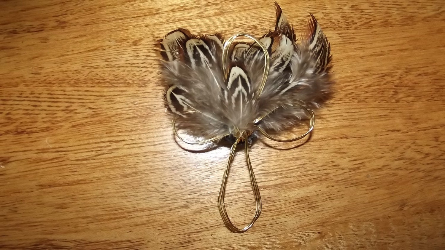 Pheasant Feather Metal Cross Broiche Aligator clip
