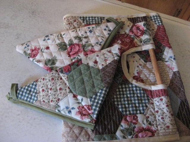 Casserole Carrier Rectangle Quilted Double Sided by chickenhearts