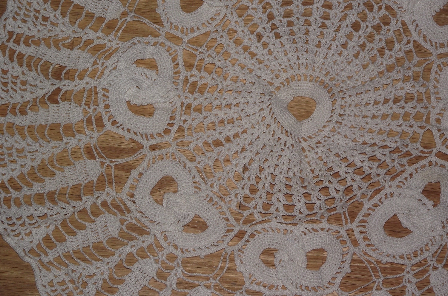 Vintage Crochet table cloth topper white doiley  22" round