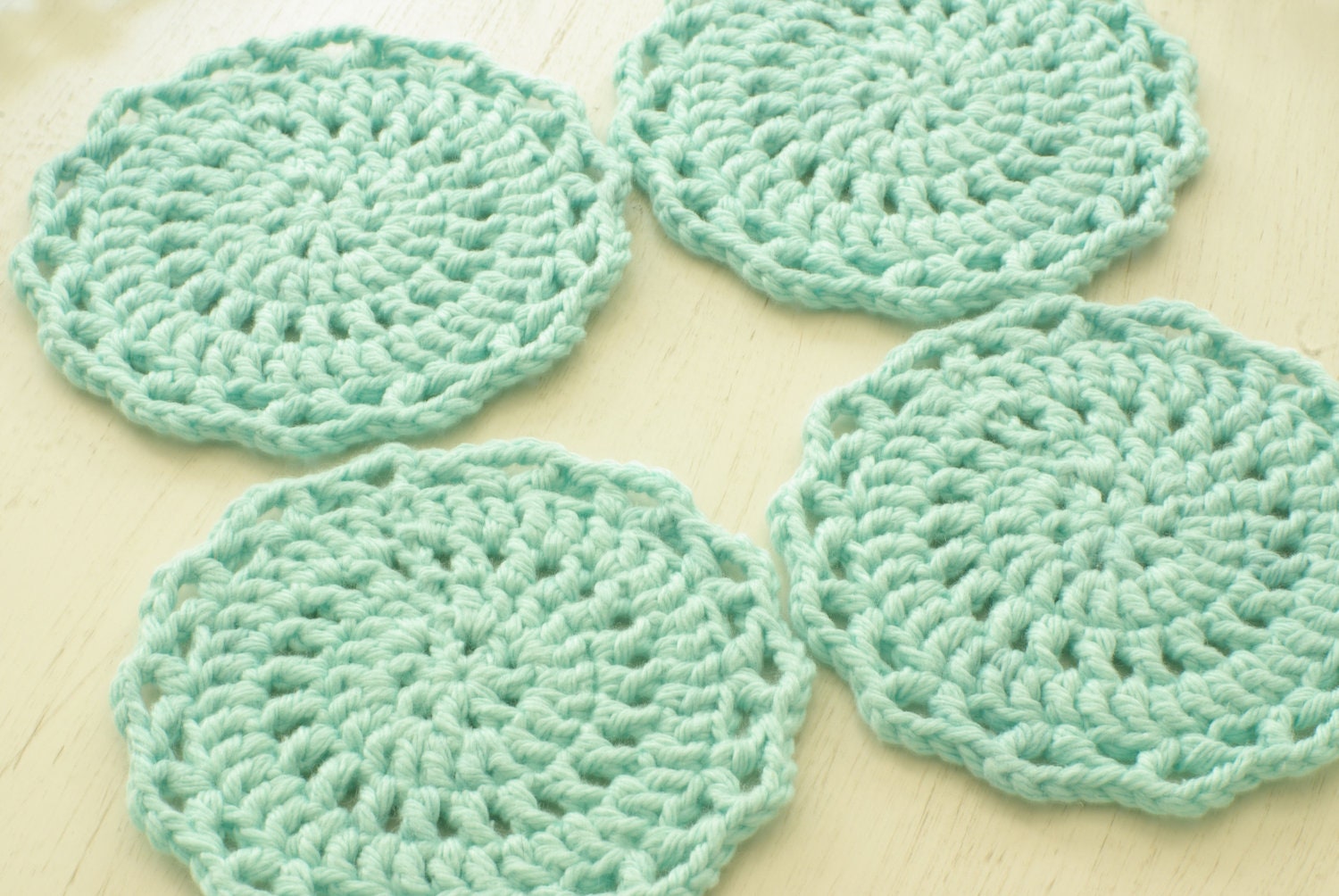 Doily Crochet Coaster Set of 4 - Bright Aqua - Round 4 1/8" / 10.5cm