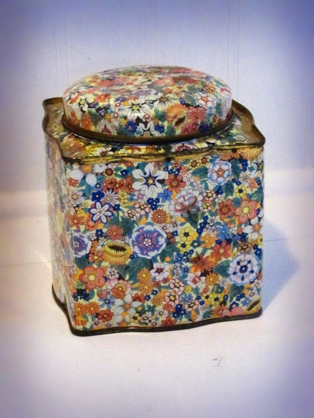Vintage Flower Tin Jar - Made in Englad