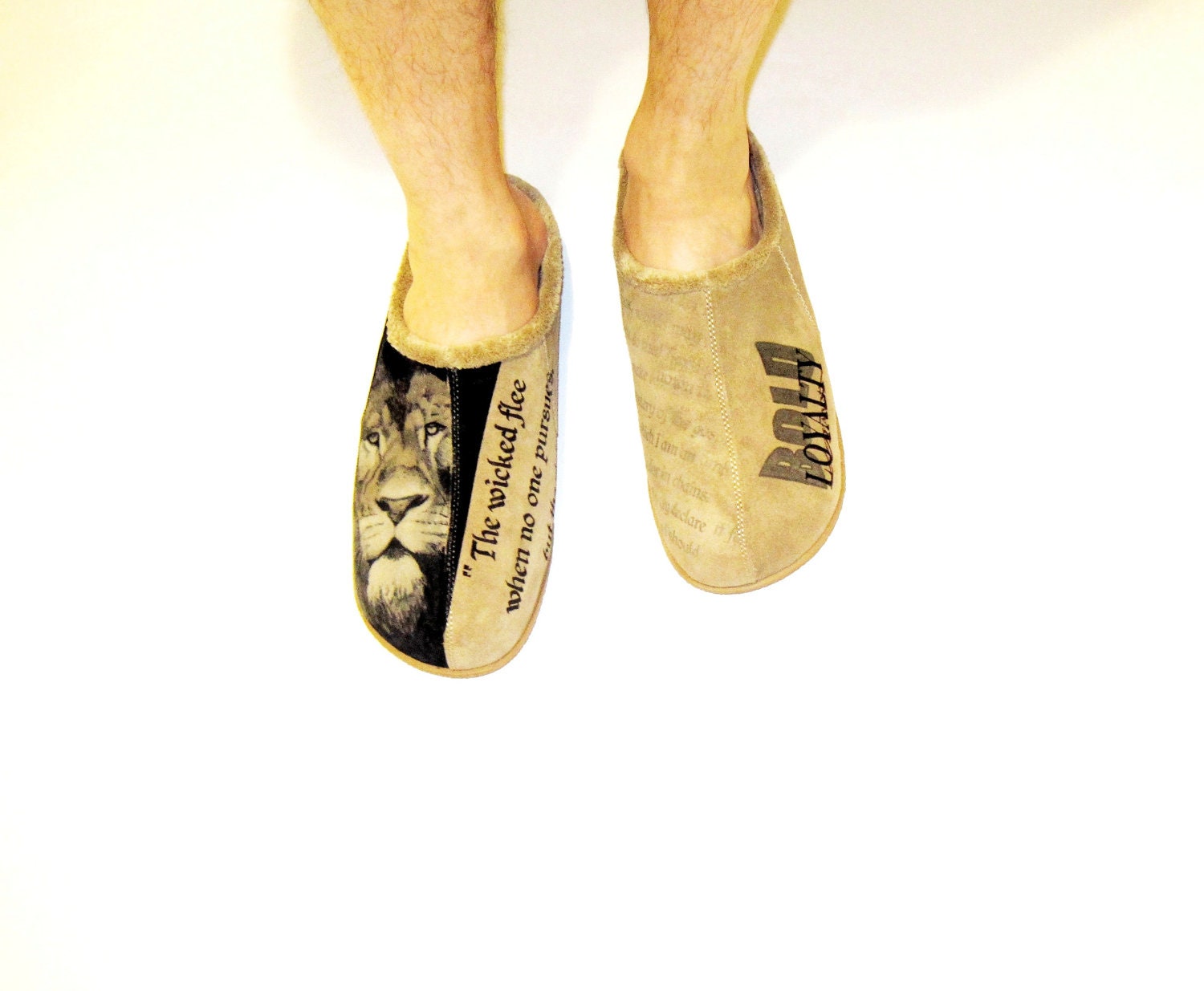 Men's Slippers Brookstone NAP XL Hand Painted Lion Bold Proverbs