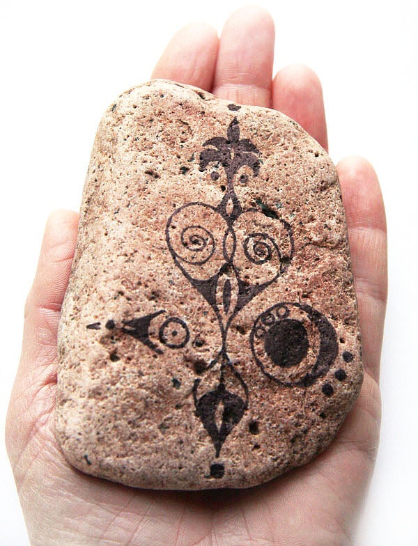 Meditation Stone. Painted Mandala in Black Ink. Nature Inspired. Relax Quiet your Mind Contemplate get Inspired Unwind TAGT team