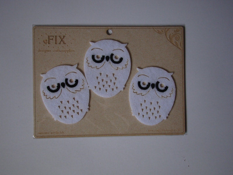 3 Snowy Owls
