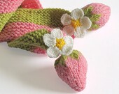 Pink strawberry scarf for little Lady, hand knit baby scarf, baby girls pink scarf