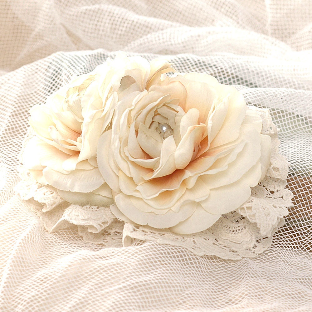 Floral Cream Rose Hair Comb Wedding Hair Accessory Bridal Headpiece Lace and Flower Fascinator Rustic Hair Piece Mori Girl Head Piece