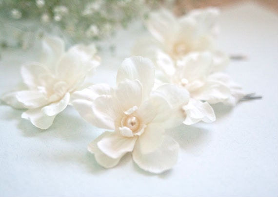 Ivory Wedding Hair Flowers with Pearls (4 pcs) Bridal Flower Hair Pins Rustic Beach Wedding Garden Wedding Hair Accessories Bridesmaid
