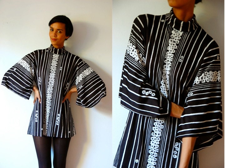 Vtg Mod Printed Floral Striped Kimono Sleeved Mini Dress
