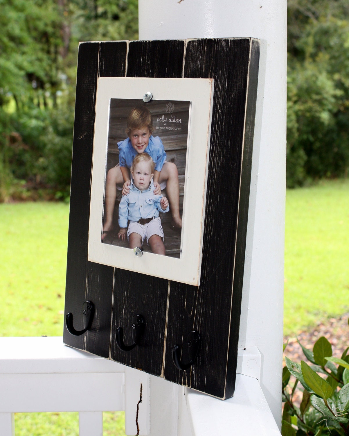 Distressed Picture Frame, Kitchen Organizer, Keyhook Frame, Leash Holder, 5x7 Frame