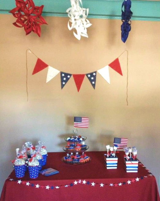 4th of July Banner Decoration / Photography Prop / Memorial Day Decoration / Red White Blue