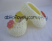 Baby Girl Infant Shoes / Slippers / Booties - Cream & Pink Flower - YOUR choice size - (newborn - 12 months) - photo prop - clothing