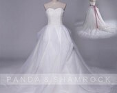 Alba/wedding gown/bridal dress/bride/custom made/sweetheart neckline/train/organza/lace