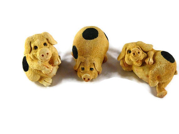 50% OFF Vintage Pig figurines set of 3