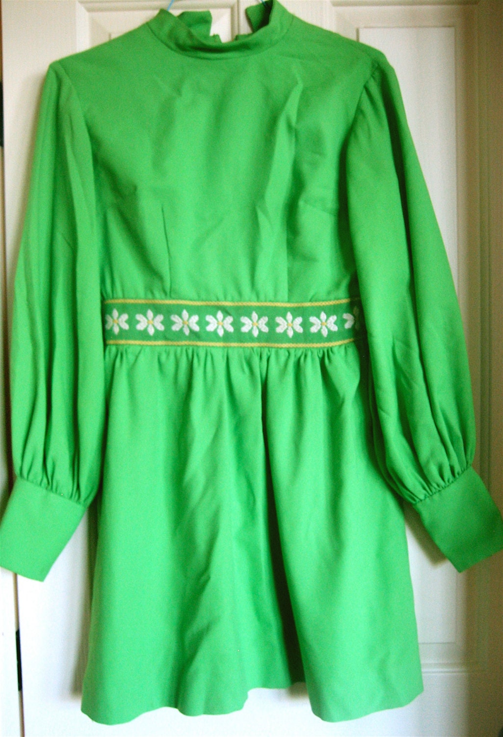 SALE Lime Green 60s Mini Dress - Poet Sleeves - Medium