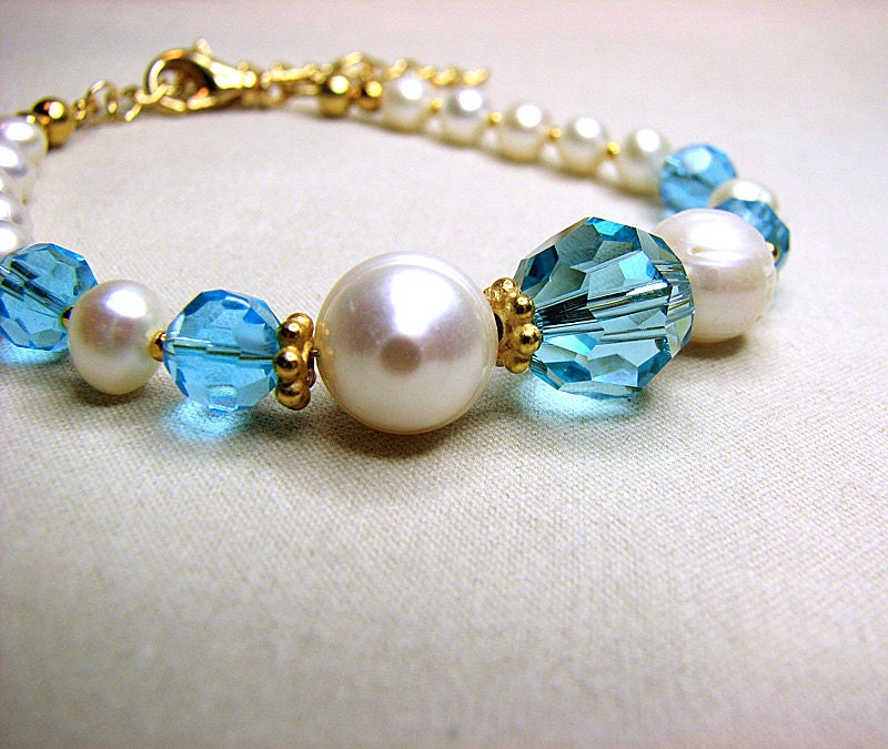 Turquoise blue crystal bracelet White pearl bracelet  24k gold vermeil beaded bracelet Crystal jewelry Pearl jewelry Feminine beaded jewelry
