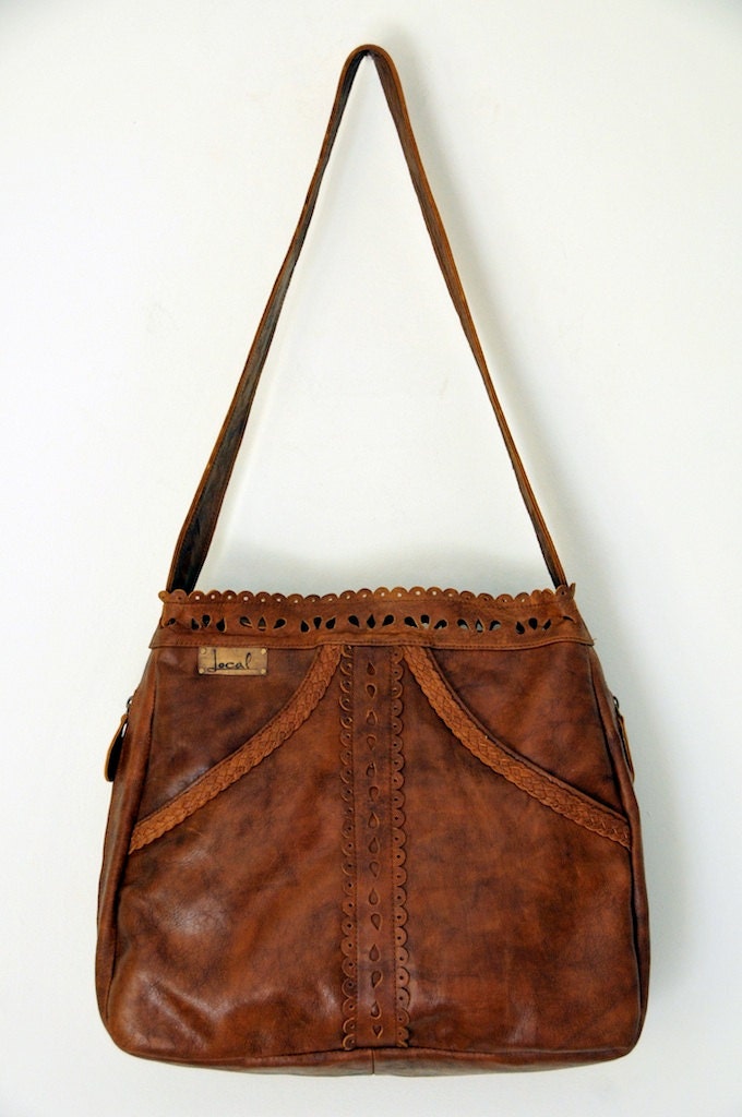 L'AMOUR. Leather tote bag / shoulder bag. Available in different leather colors.