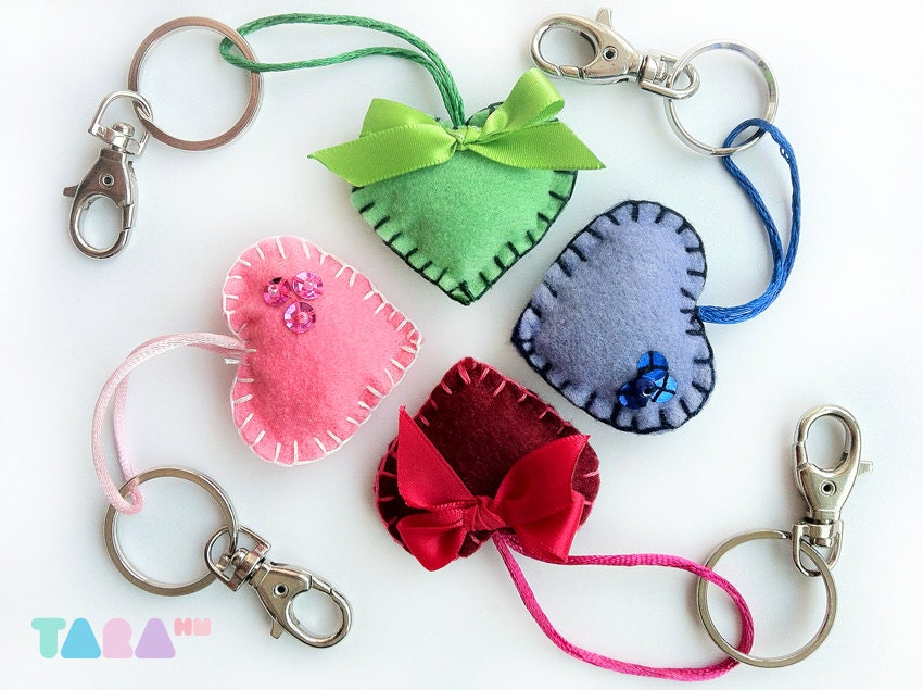 Set of 4 Felt Heart Keyrings, Charms, Felt Keychains, Valentine Gift, Pink, Blue, Green, Maroon Heart Keychains, Party Favors