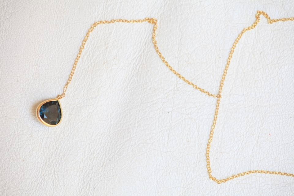 The 'Giulia' Y drop necklace of  Yellow Gold and Green Tourmaline