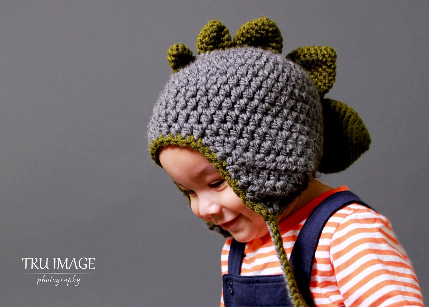 Crochet T-Rex Dinosaur Hat, Beanie (Baby Photo Prop) Great for toddlers & little boys.