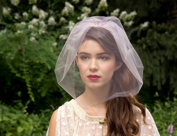 Elegant Single Layer  Chin length Blusher Veil Blush colored/ light pink or Ivory