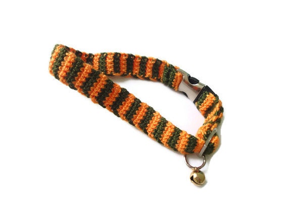 Cat collar-collar cat-adjustable collar-custom collar-crochet cat collar-cat accessories-.Adjustable cat collar orange and green with Bell
