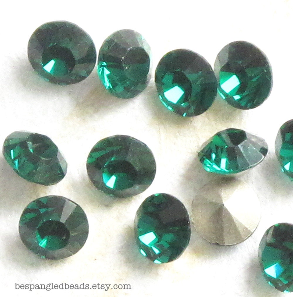 Emerald Green Swarovski Crystal Xilion Chaton 1028 SS29 Pointed Back Round Rhinestones (Set of 10)