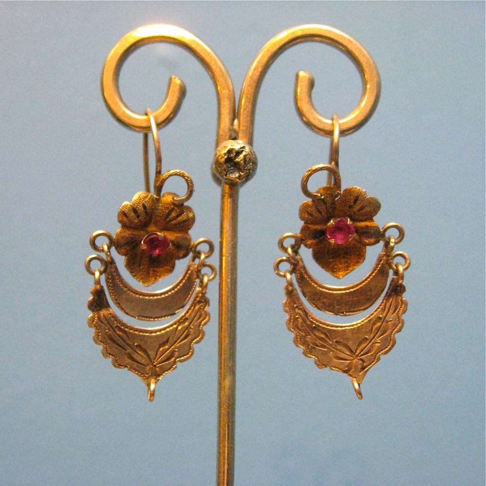 Guatemalan Golden Vintage Earrings with Ruby Gemstones