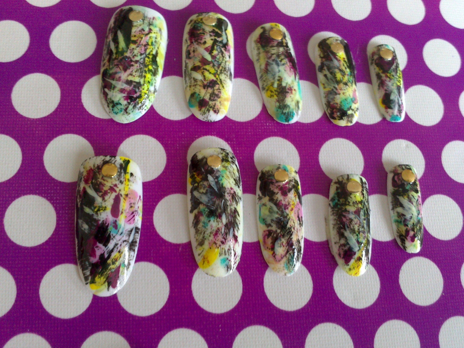Set of 10 almond shaped false nails finished off with seche vite nail polish inc a file , glue and instructions