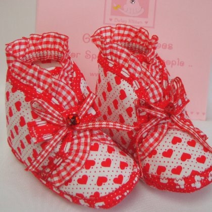 Baby booties pram shoes gift set red hearts fabric Ella