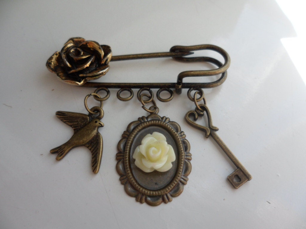 Handmade Vintage Charm Brooch, Antique Bronze Kilt Pin, Cream Flower, Key, Sparrow, Gold Rose,Gift for Friend, Birthday Gift, Christmas Gif