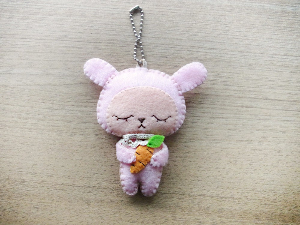 Felt Keychain -  Keychain -  cute keychain -  Kawaii keychain - bunny keychain - READY TO SHIP