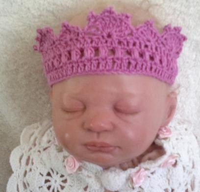 NEW  pink crochet CROWN in 100% cotton -Fit Newborn babies & dolls/ Photo prop