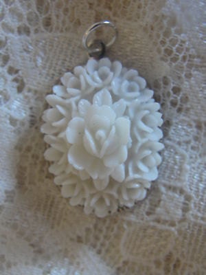 Vintage style Art Nouveau Silver tone WHITE flower ROSE 16 inch NECKLACE pendant rope edge Gift Feminine Dainty Wedding Bridesmaid