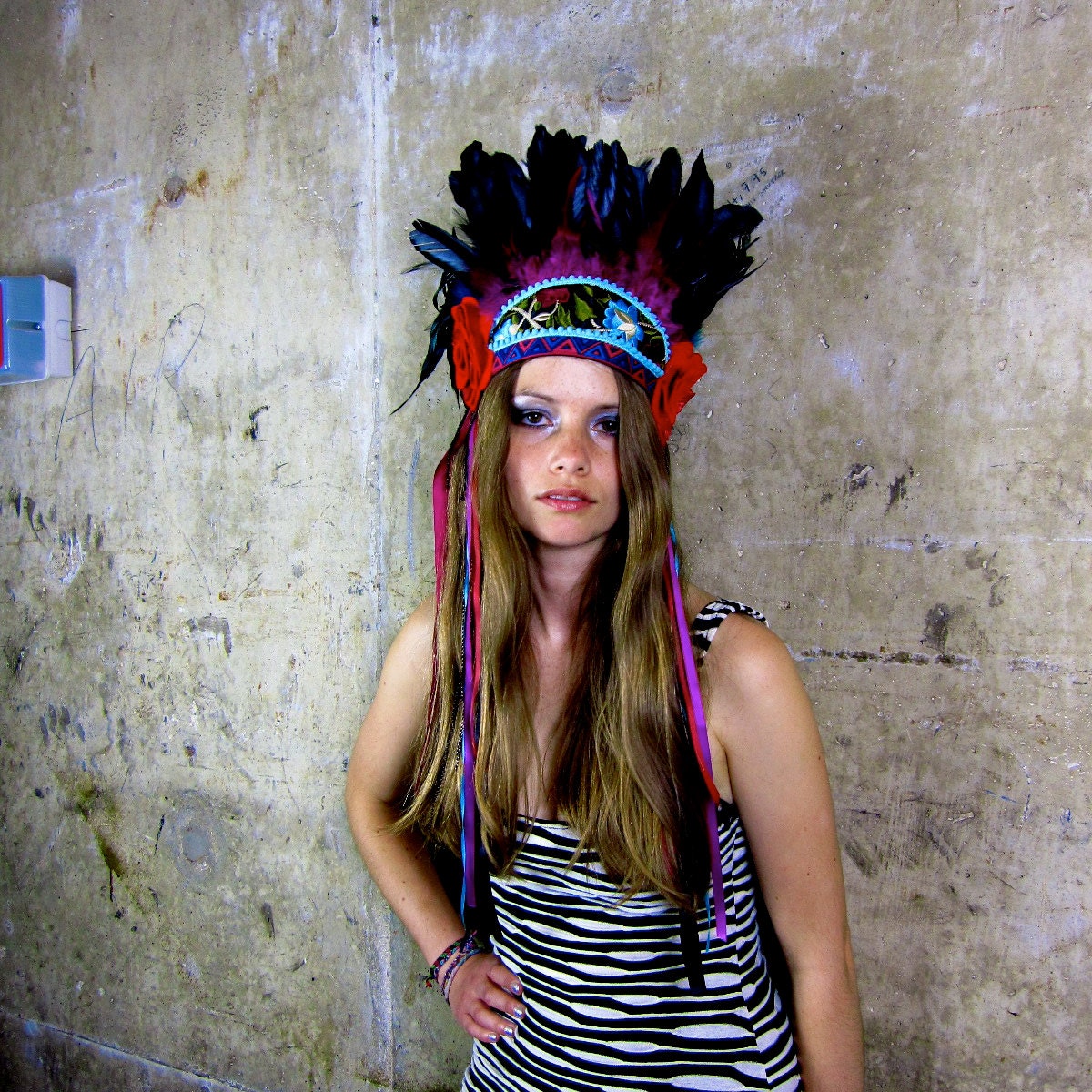 Frida - Vibrant feather headdress