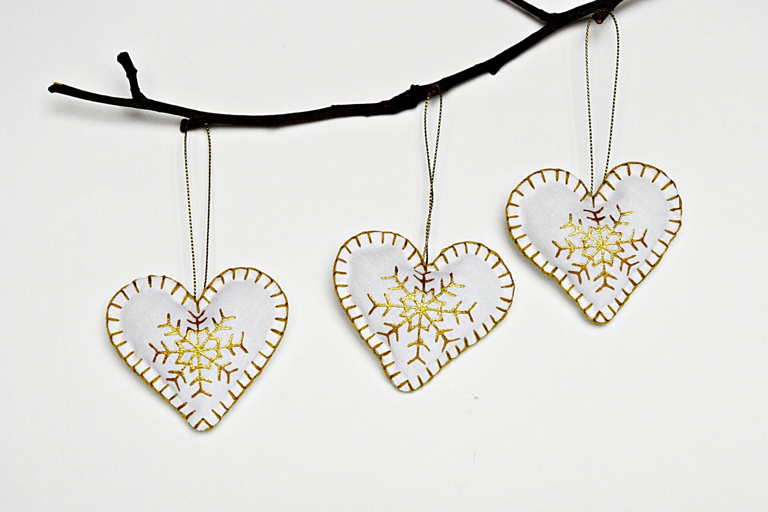 SALE 40% Set of 3 Hearts Ornament with Snowflake in White and Gold