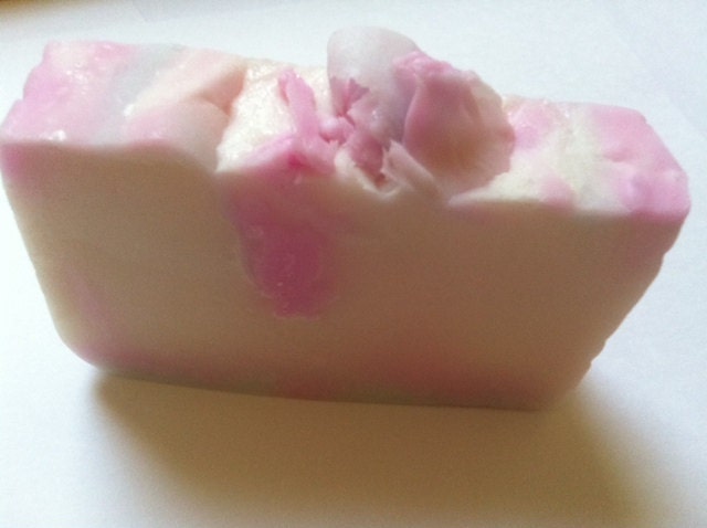 Mango butter soap bar with shea butter and coconut - Amebella