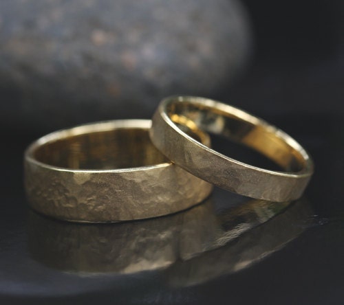 Wedding Band Set 14k Yellow White or Rose Gold Hammered Matte finish 6mm and 4mm