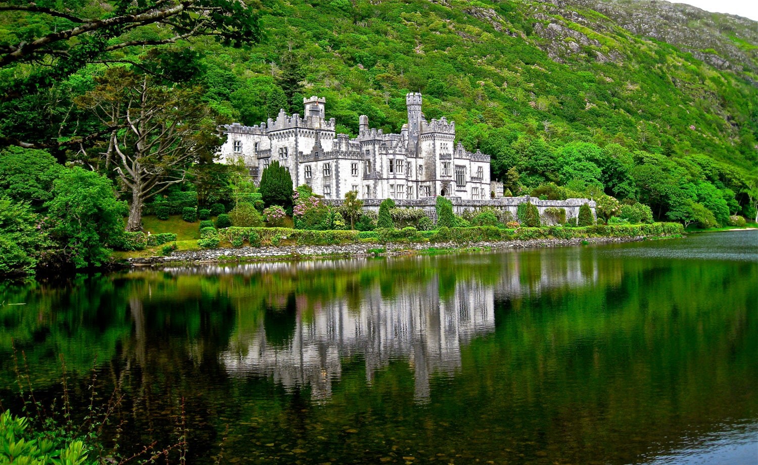 kylemore abbey castle