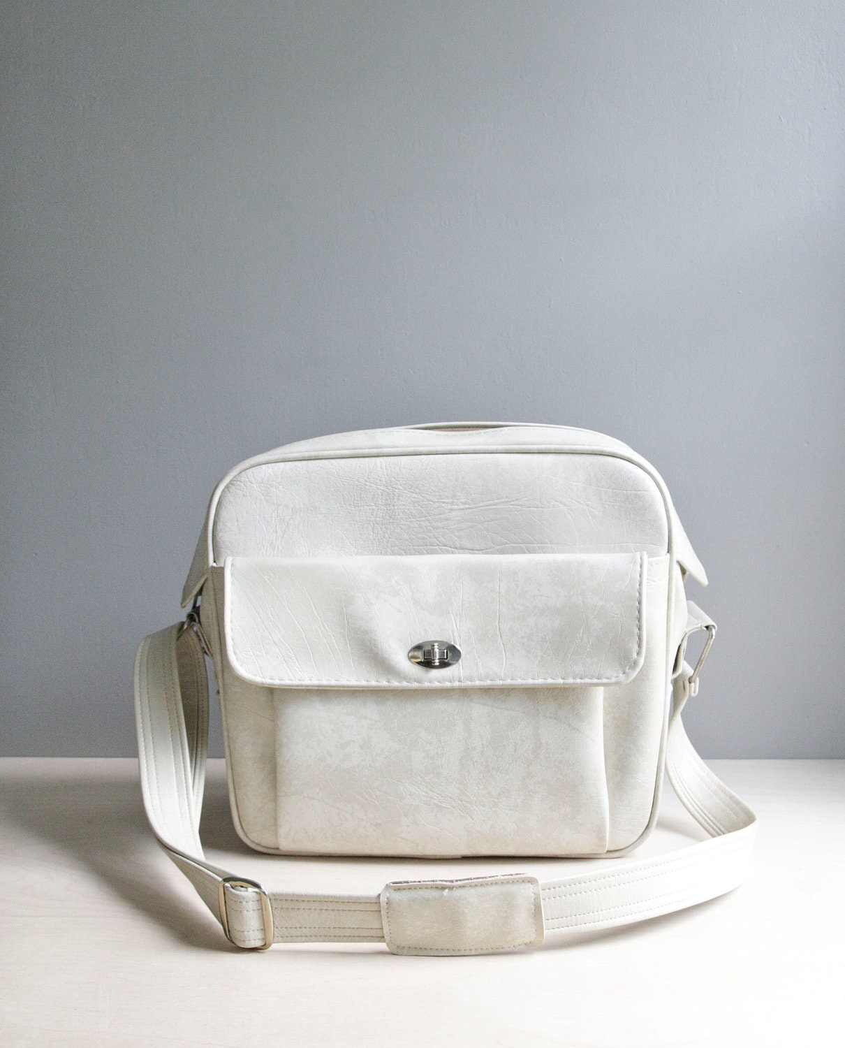 vintage carry on luggage / cream white