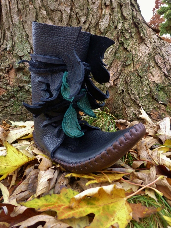 Black Buffalo Hide Elf Wrap Moccasin