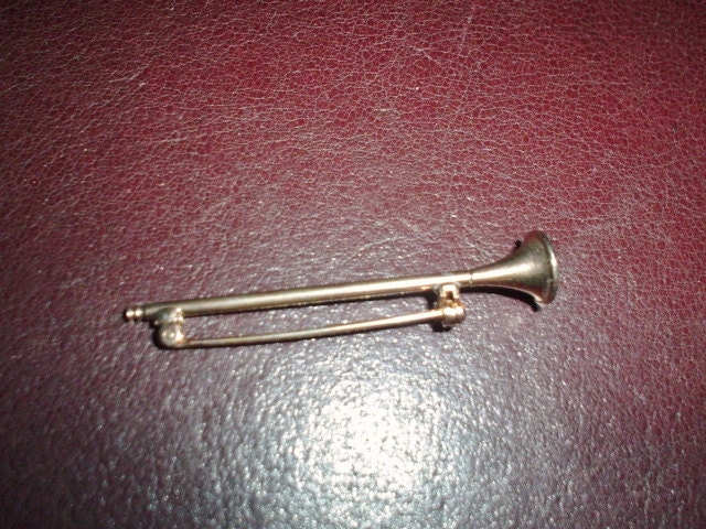 Vintage Brooch, Pin - Musical Instrument - Horn