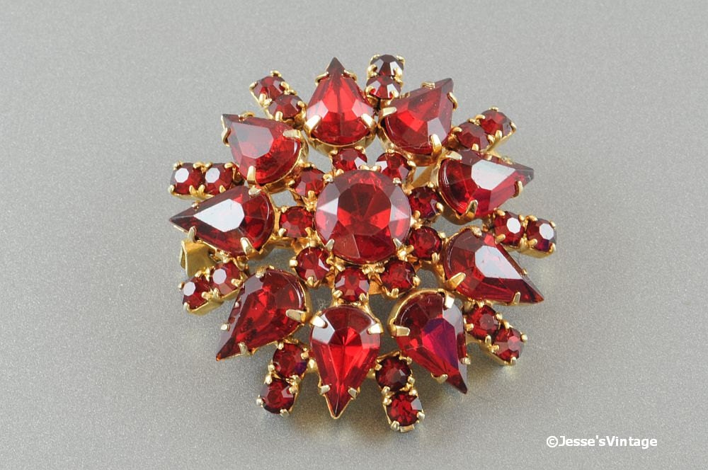 Garnet Ruby Red Rhinestone Brooch Gold Tone