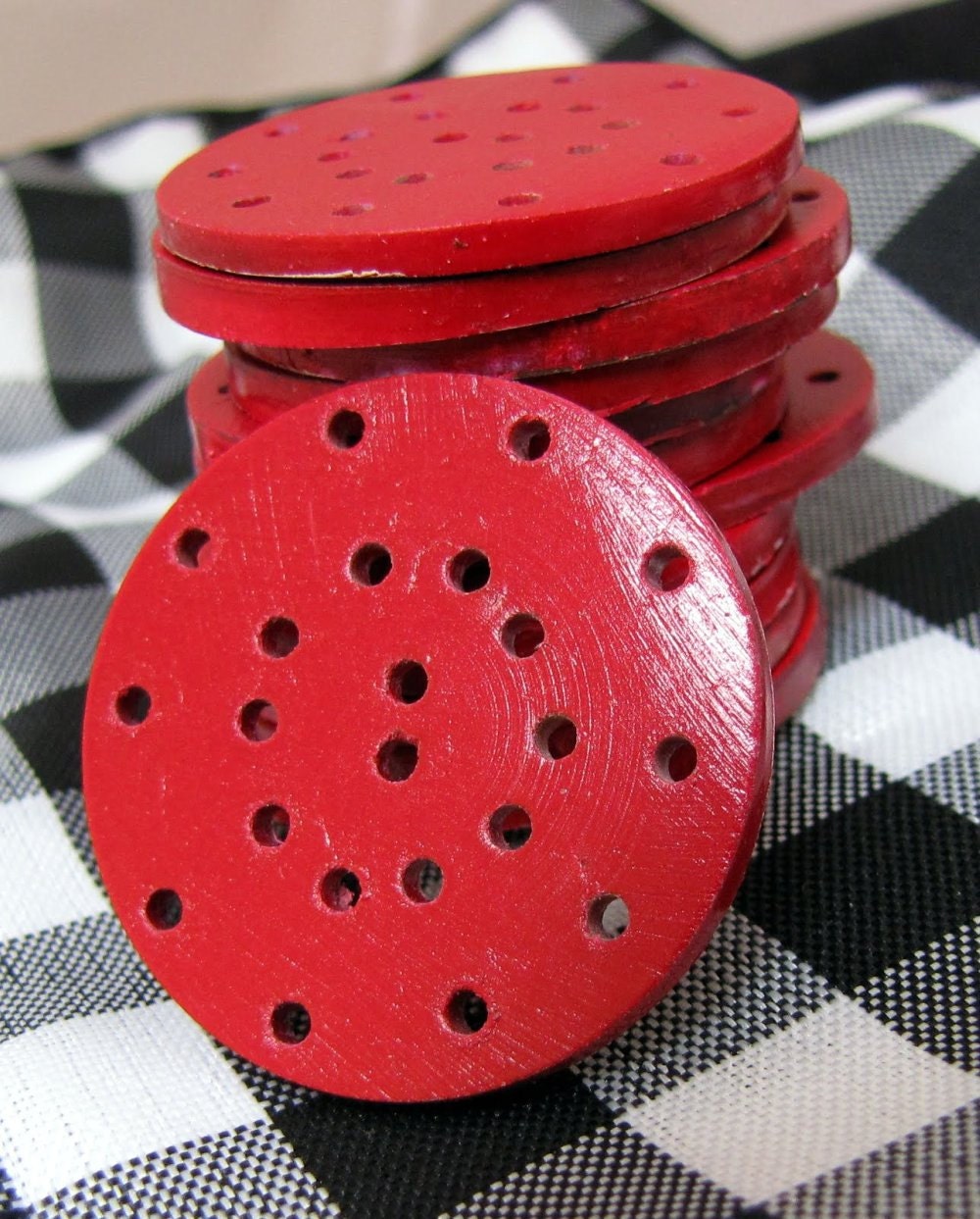 Red Padma 30mm Coconut Shell Buttons 6pcs