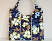 Scoop Tote - Dogwood Bloom in Lake